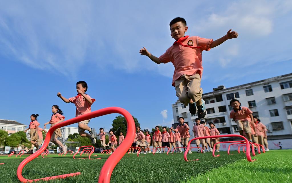 江西万载：欢乐大课间 健康伴成长