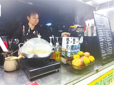 小摊位托起创业梦