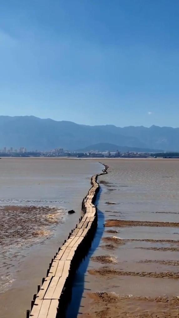 千眼望湖：走过一座为枯水而生的桥