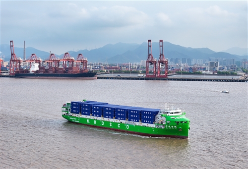 江西造“电动巨轮”正式投入运营