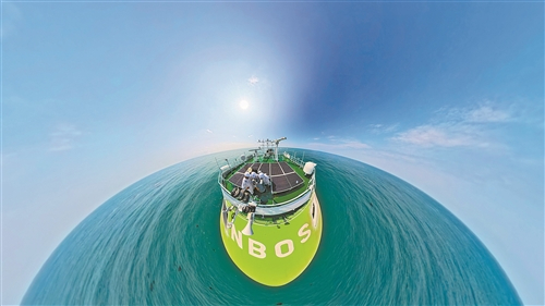 零碳巨轮破浪出海