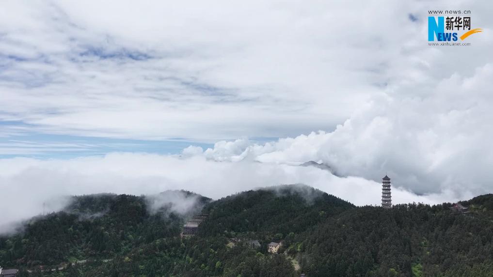 江西明月山:缥缈云海美如画