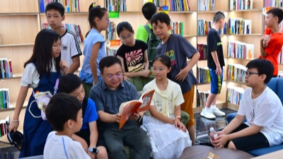 江西万载：书香伴夏好时光