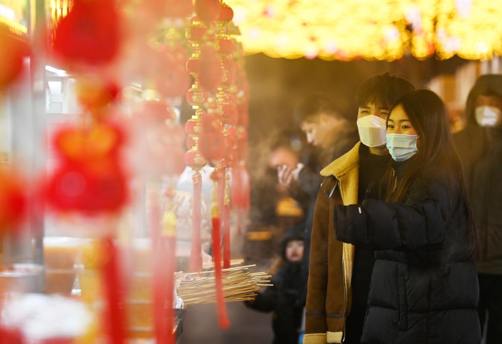 新春走基层丨陕西延安：夜间经济火热 老区年味正浓